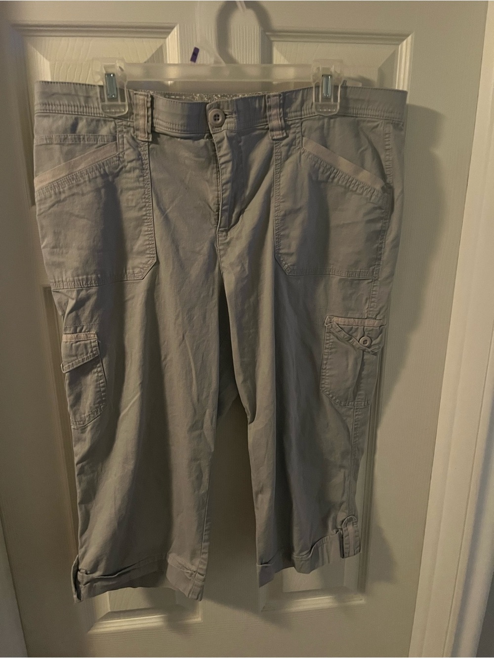 Gloria Vanderbilt Light Gray Cargo Capris
